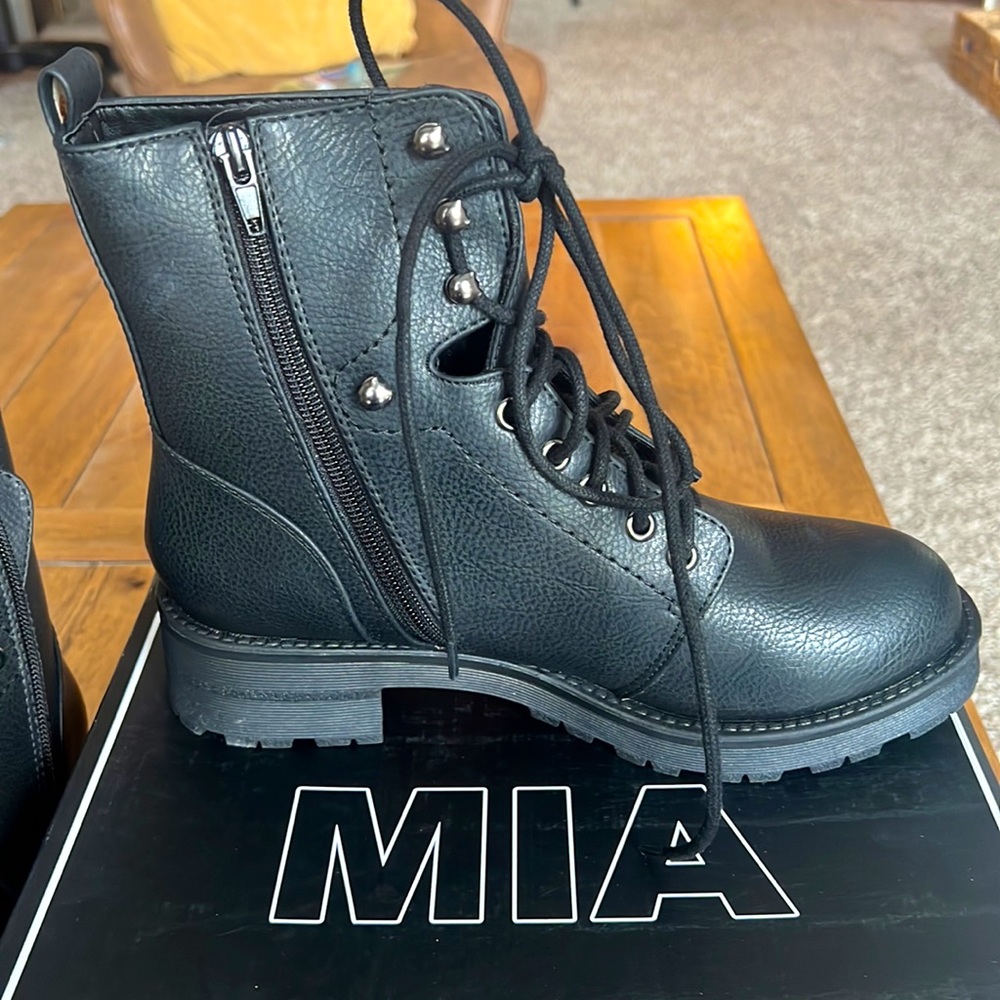 New MIA black combat boots - Picture 2 of 6